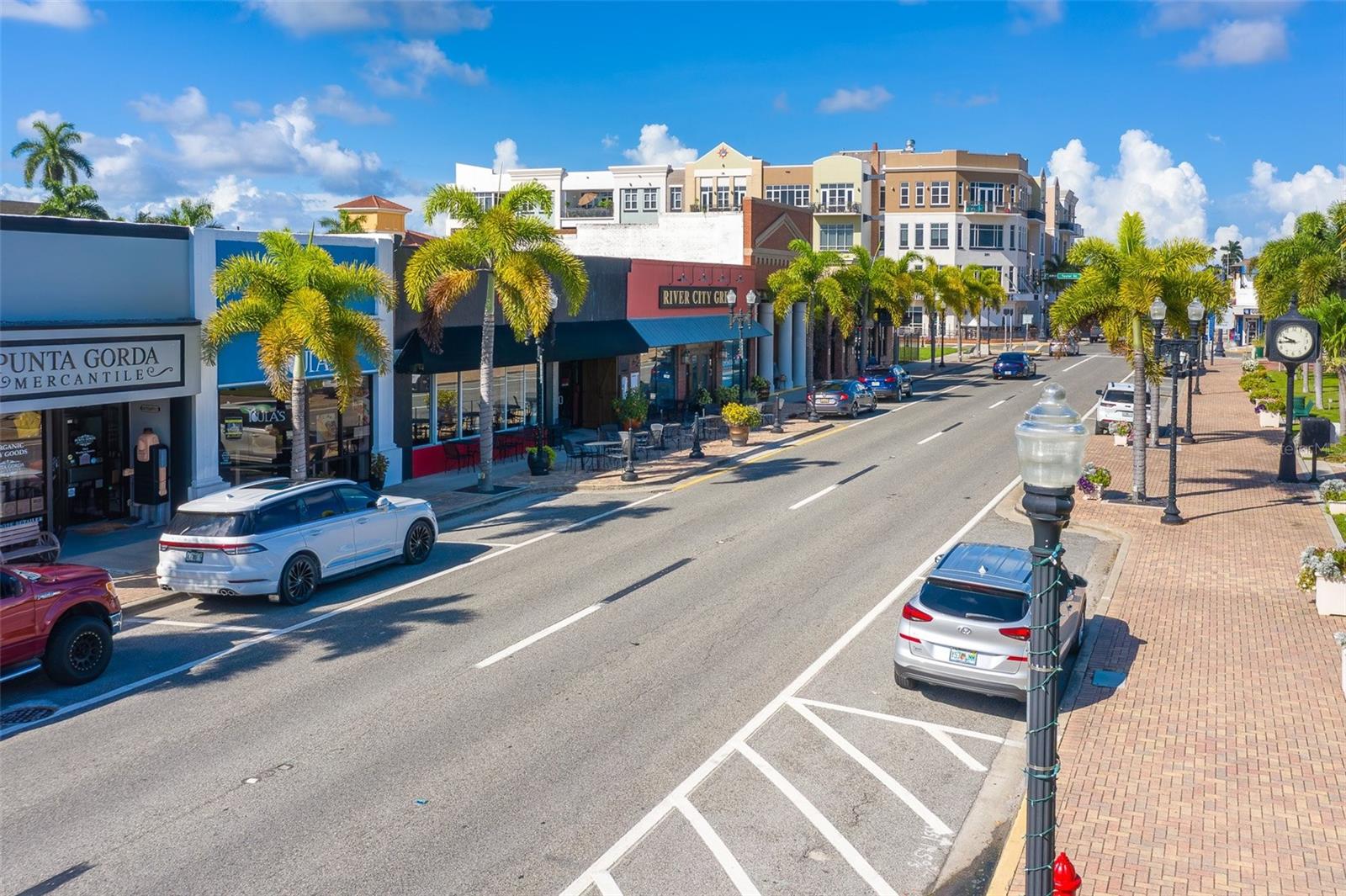 COLONY POINT - Residential
