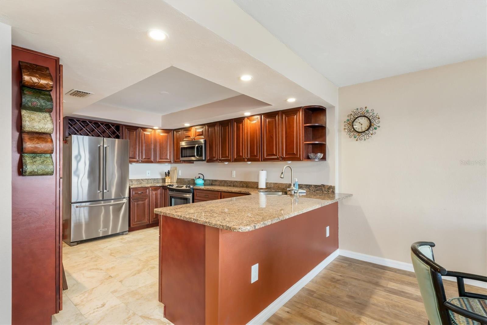 COLONY POINT - Residential