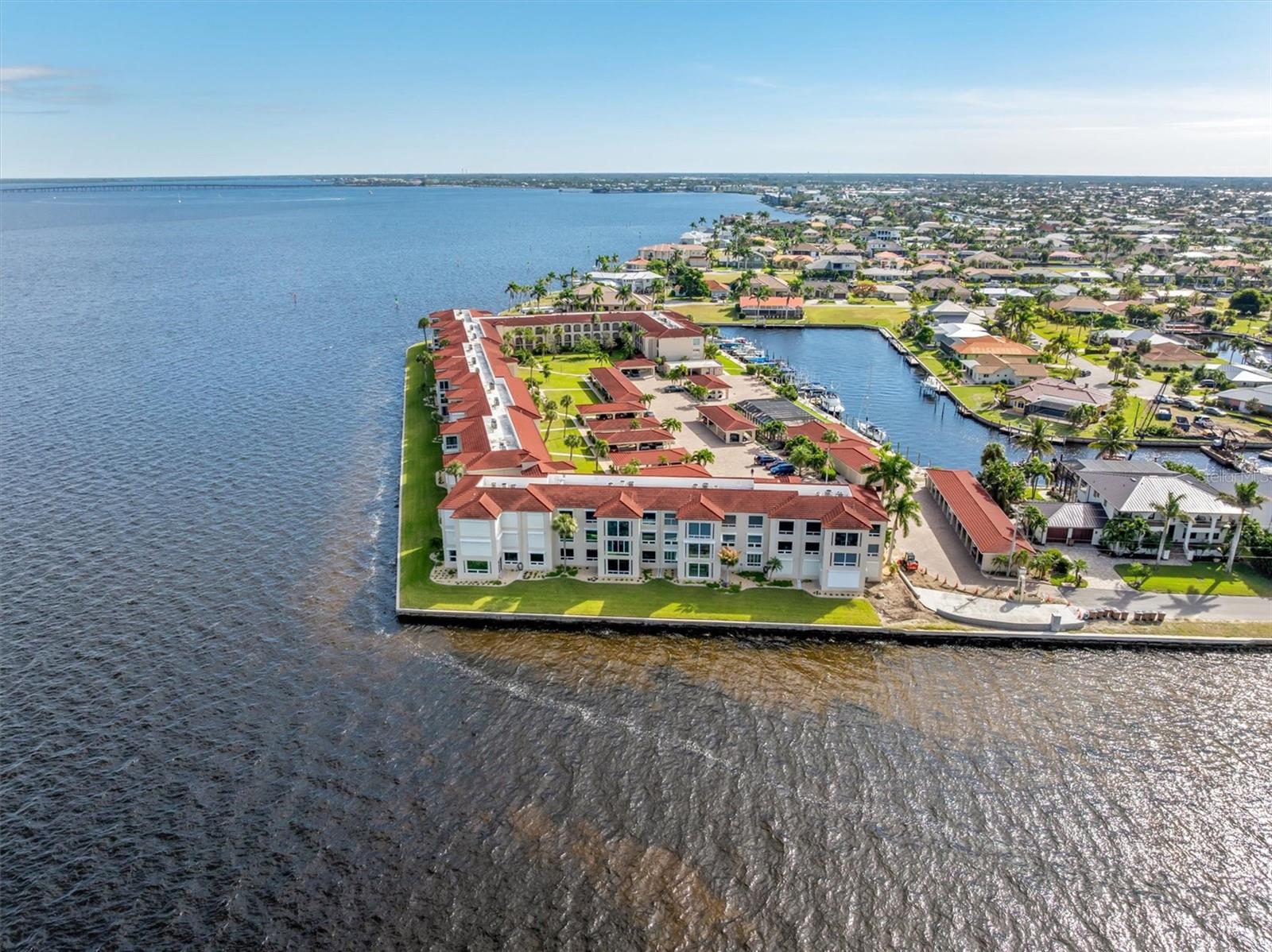 COLONY POINT - Residential