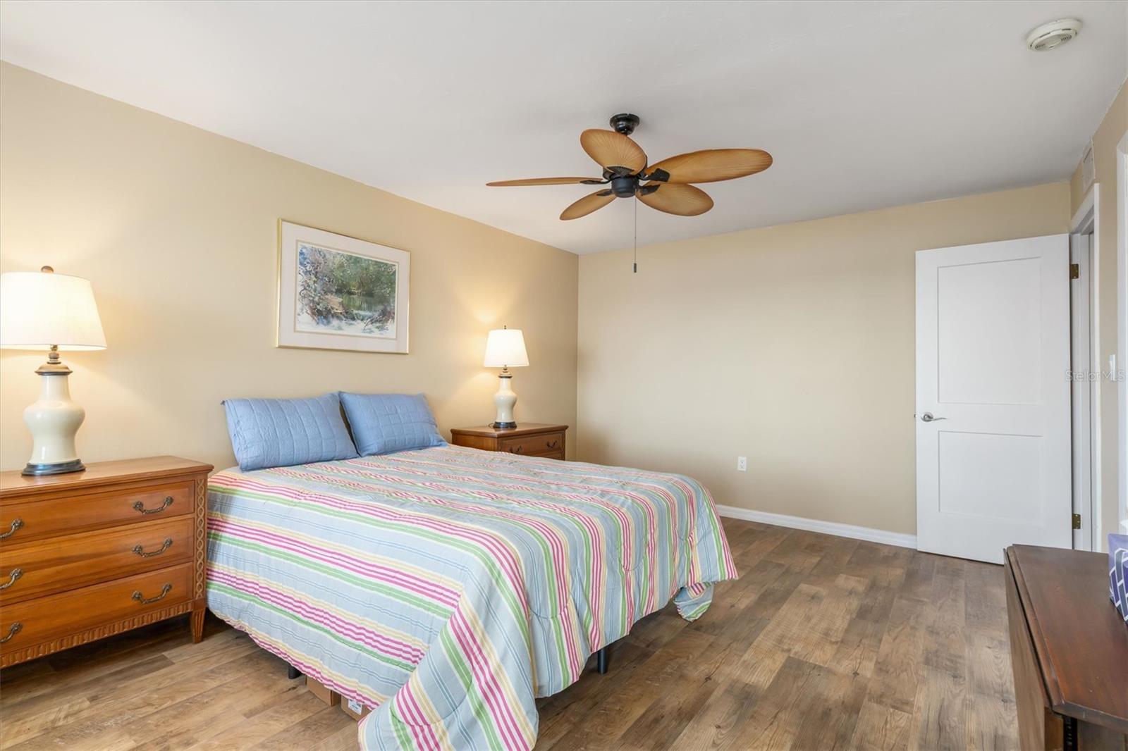 COLONY POINT - Residential