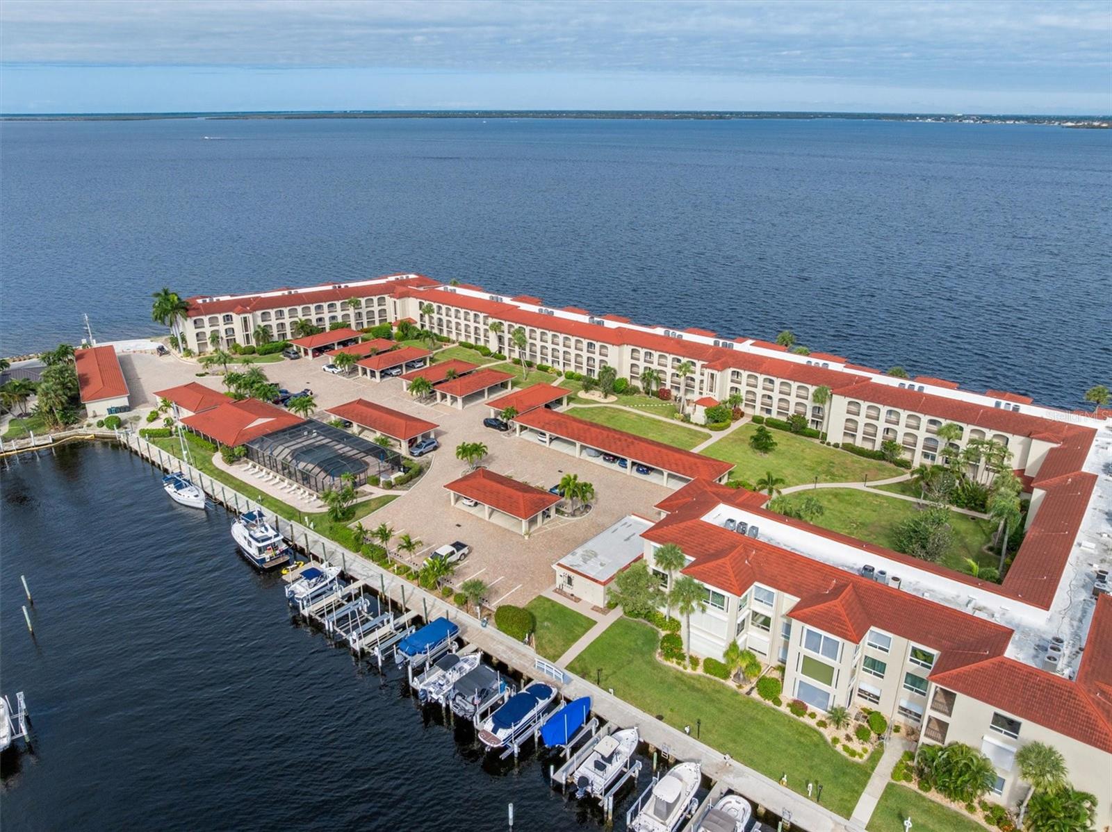 COLONY POINT - Residential