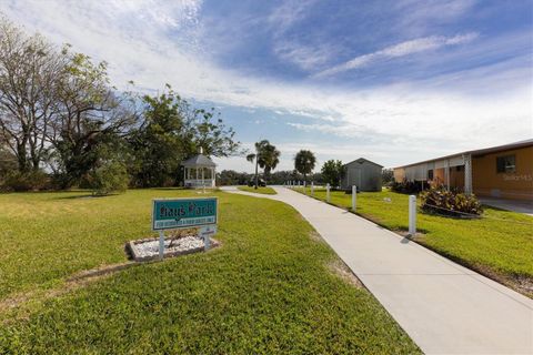 A home in ELLENTON