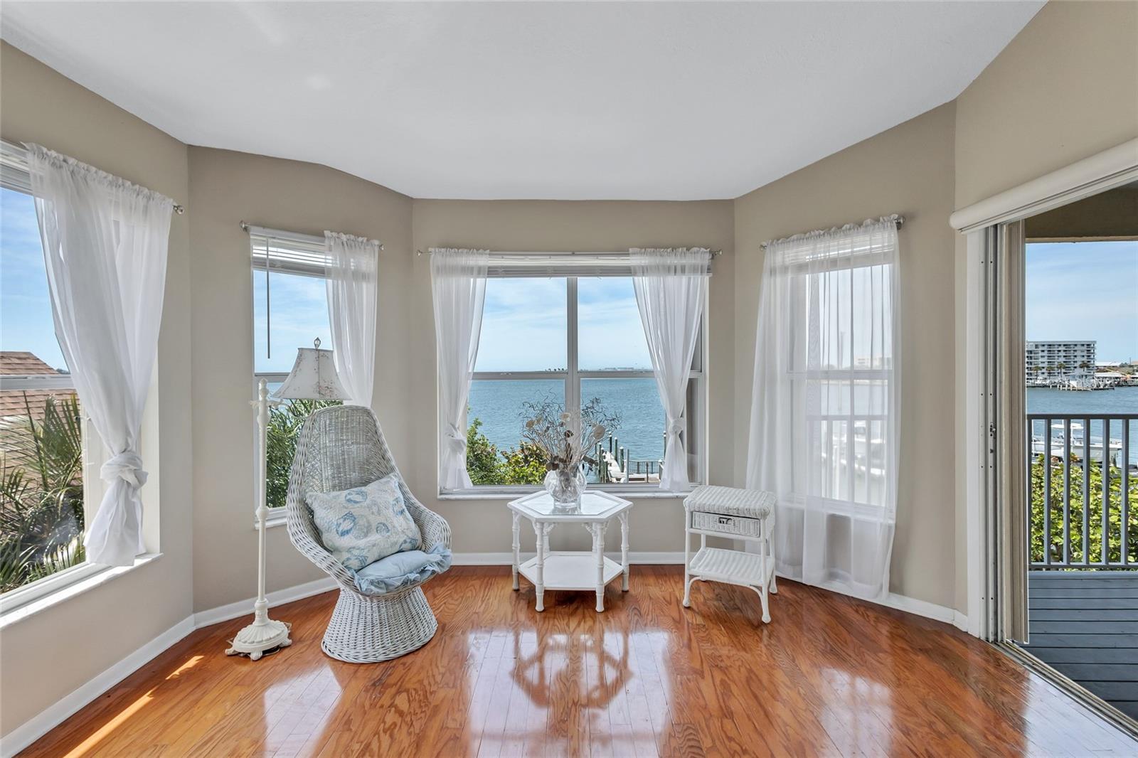 BAYWOOD SHORES - Residential