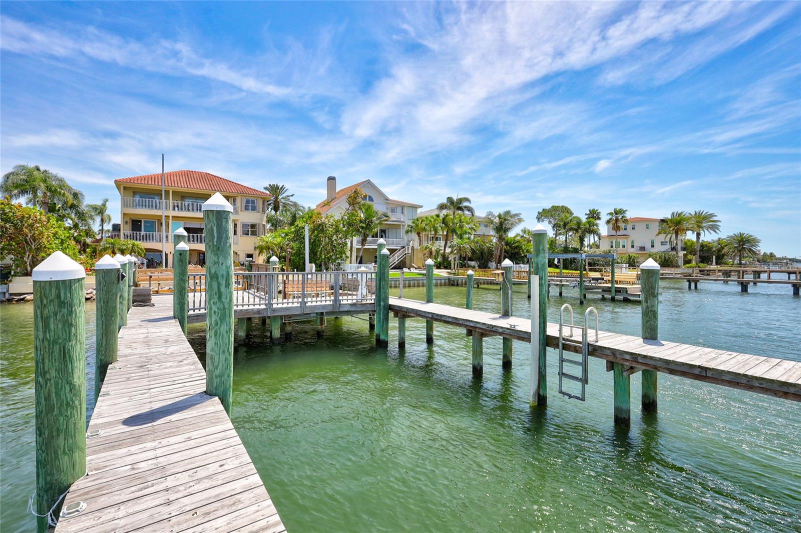 BAYWOOD SHORES - Residential