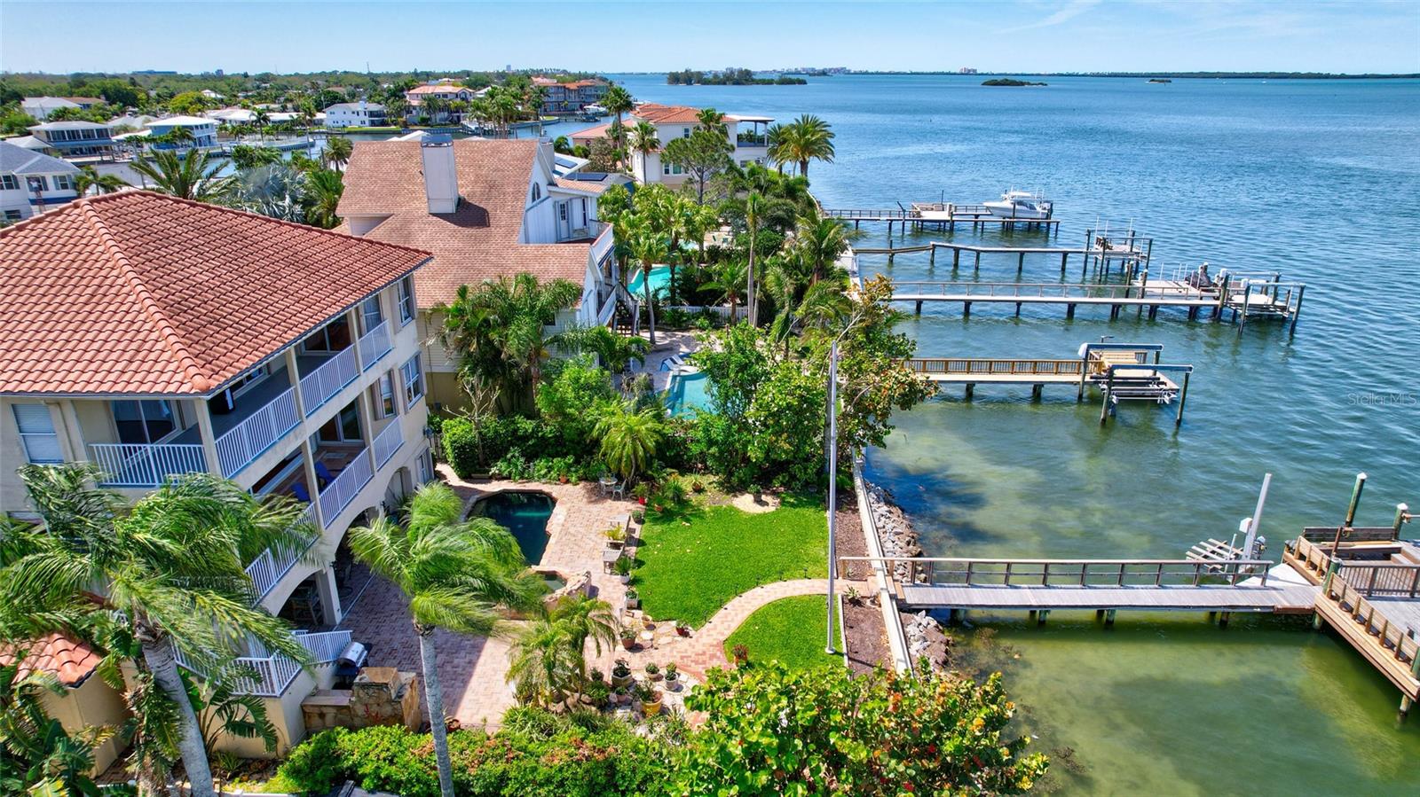 BAYWOOD SHORES - Residential