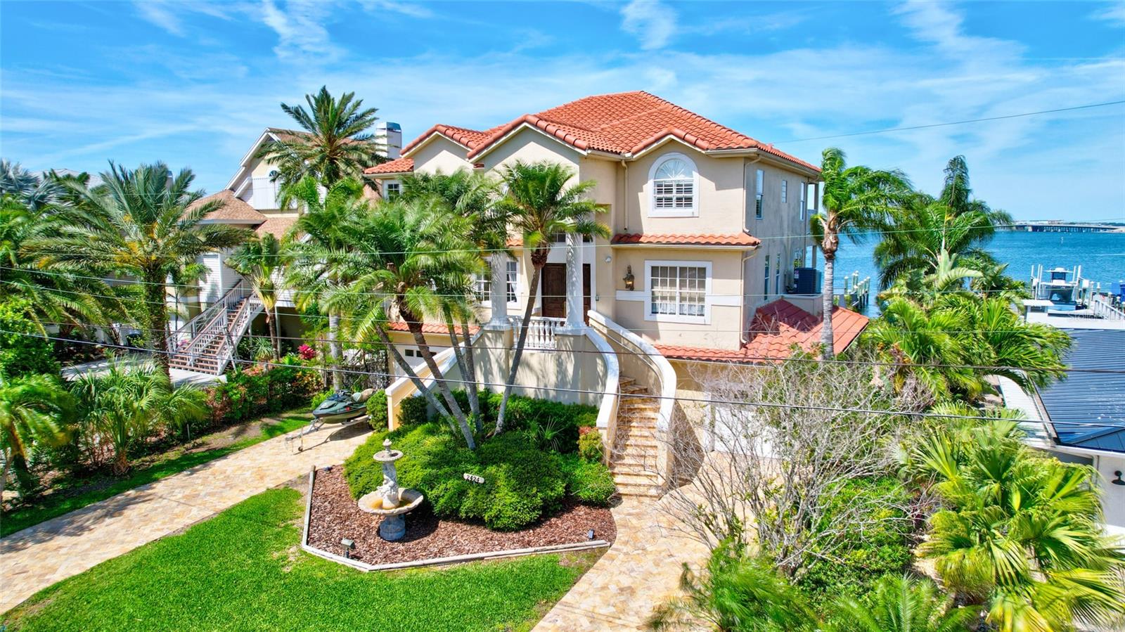 BAYWOOD SHORES - Residential