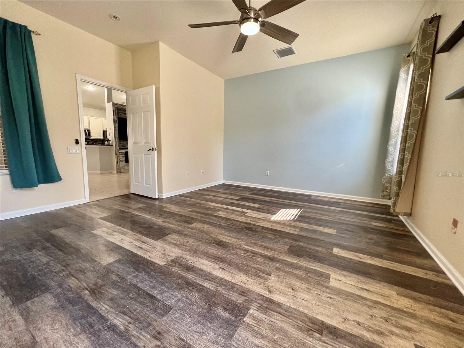 LANDSBROOK TERRACE - Residential Lease