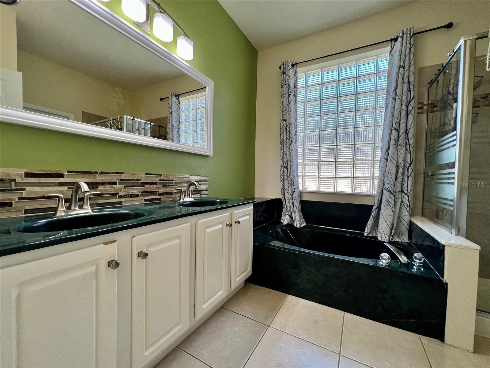 LANDSBROOK TERRACE - Residential Lease