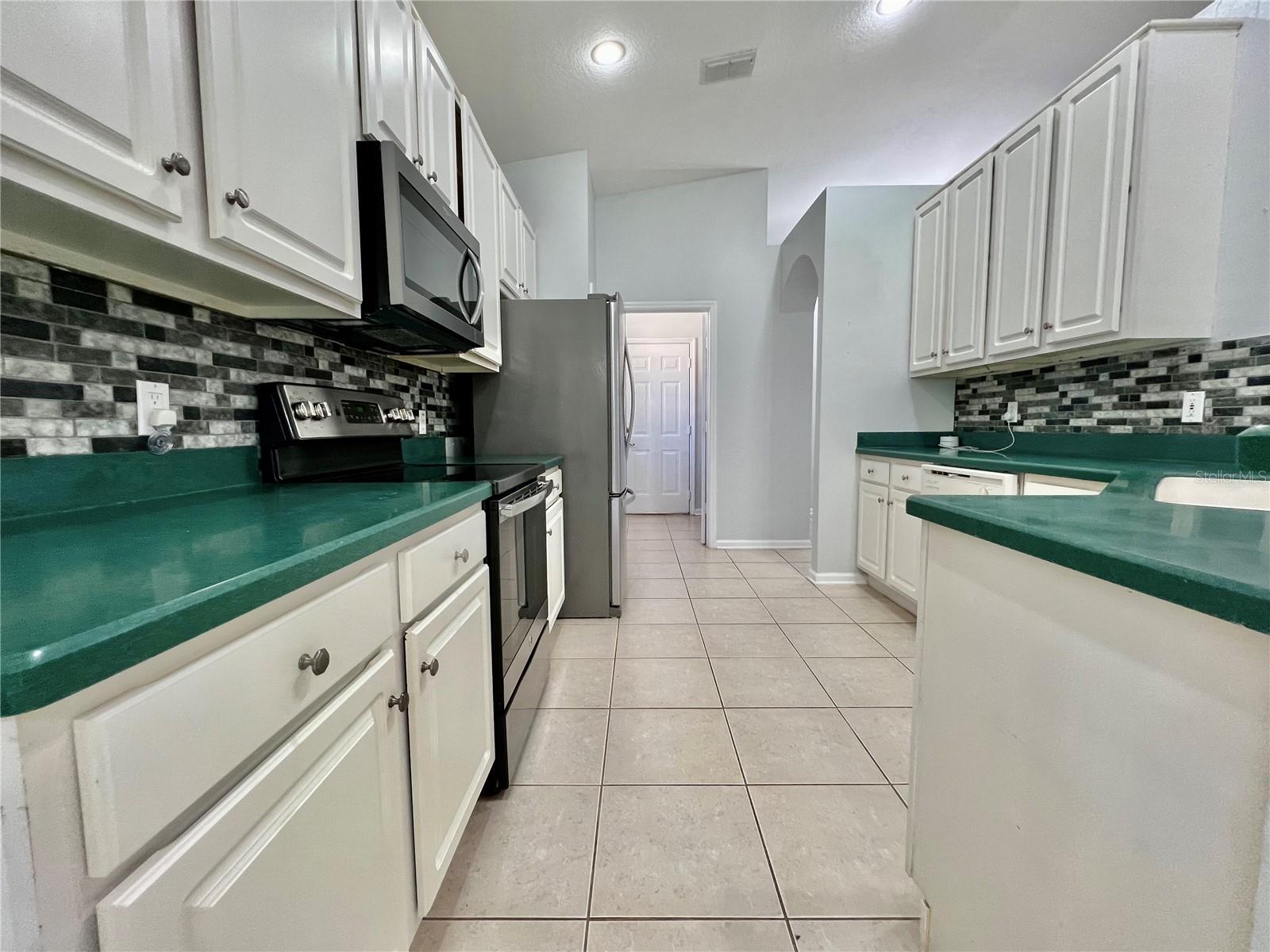 LANDSBROOK TERRACE - Residential Lease