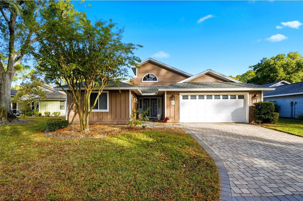 Photo of 7 Treetop Trail, Ormond Beach, FL 32174 (MLS # G5105655)