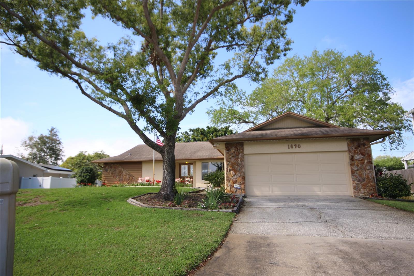 1670 PALMWOOD DRIVE