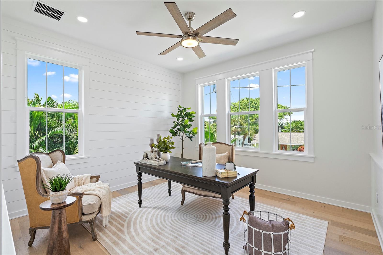 LONE PALM BEACH 2ND ADD - Residential