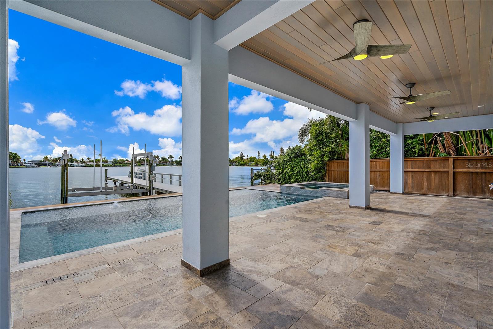 LONE PALM BEACH 2ND ADD - Residential