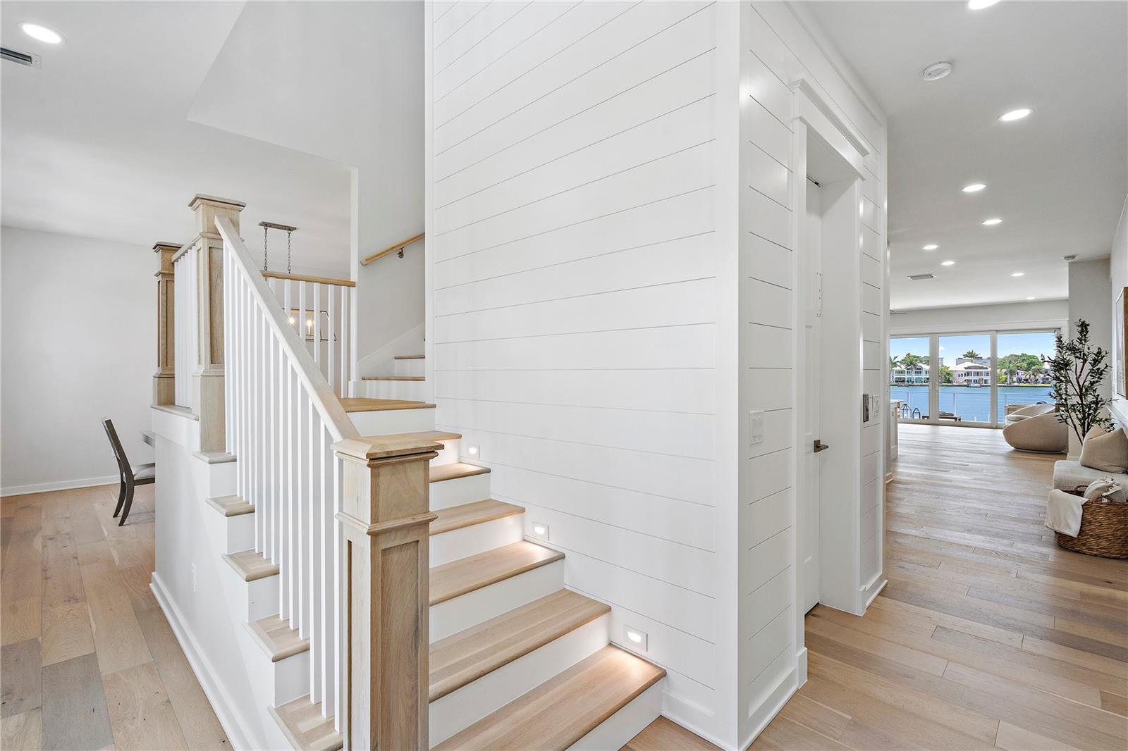 LONE PALM BEACH 2ND ADD - Residential