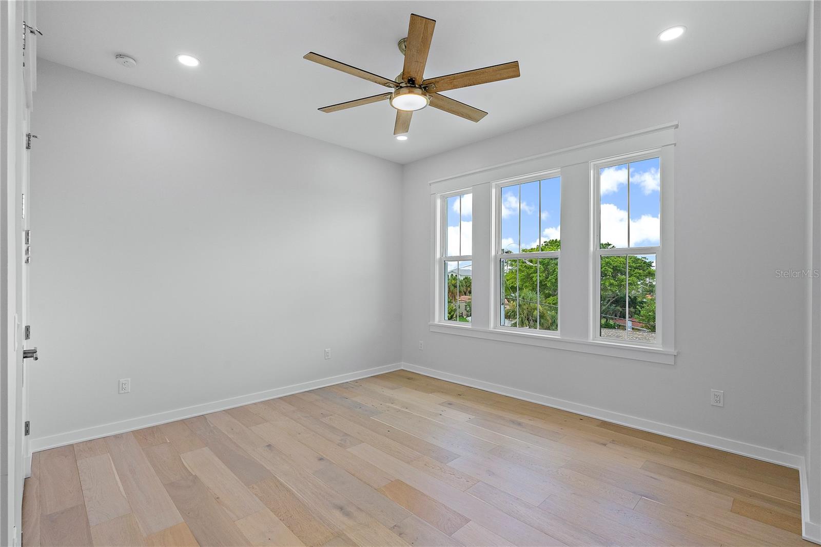 LONE PALM BEACH 2ND ADD - Residential