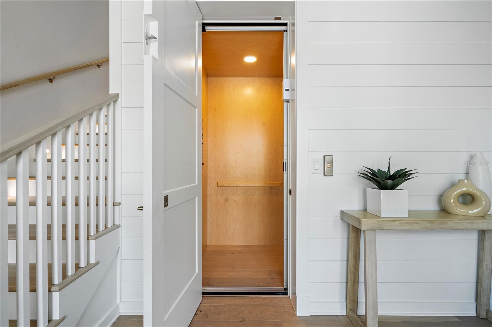 LONE PALM BEACH 2ND ADD - Residential