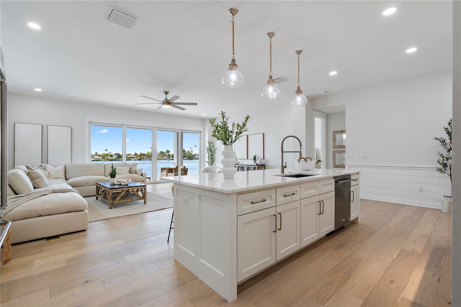 LONE PALM BEACH 2ND ADD - Residential