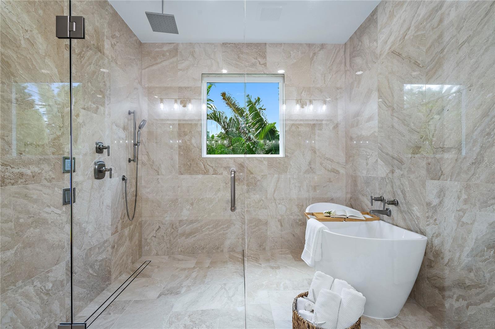 LONE PALM BEACH 2ND ADD - Residential