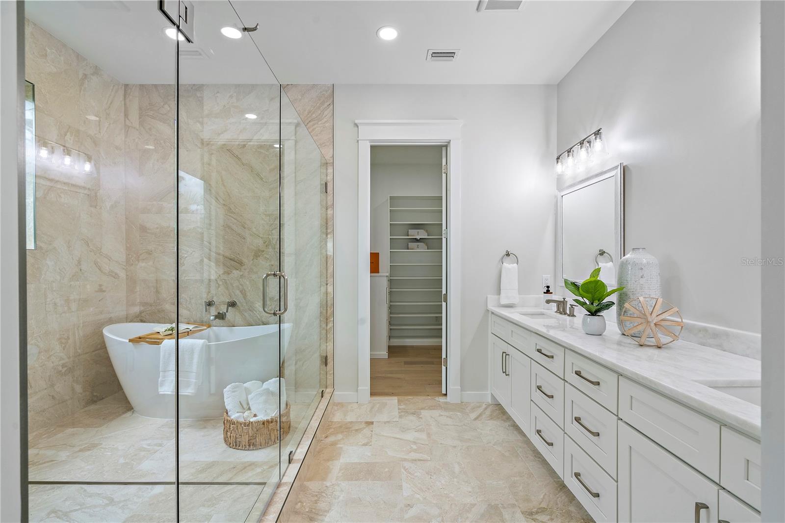 LONE PALM BEACH 2ND ADD - Residential