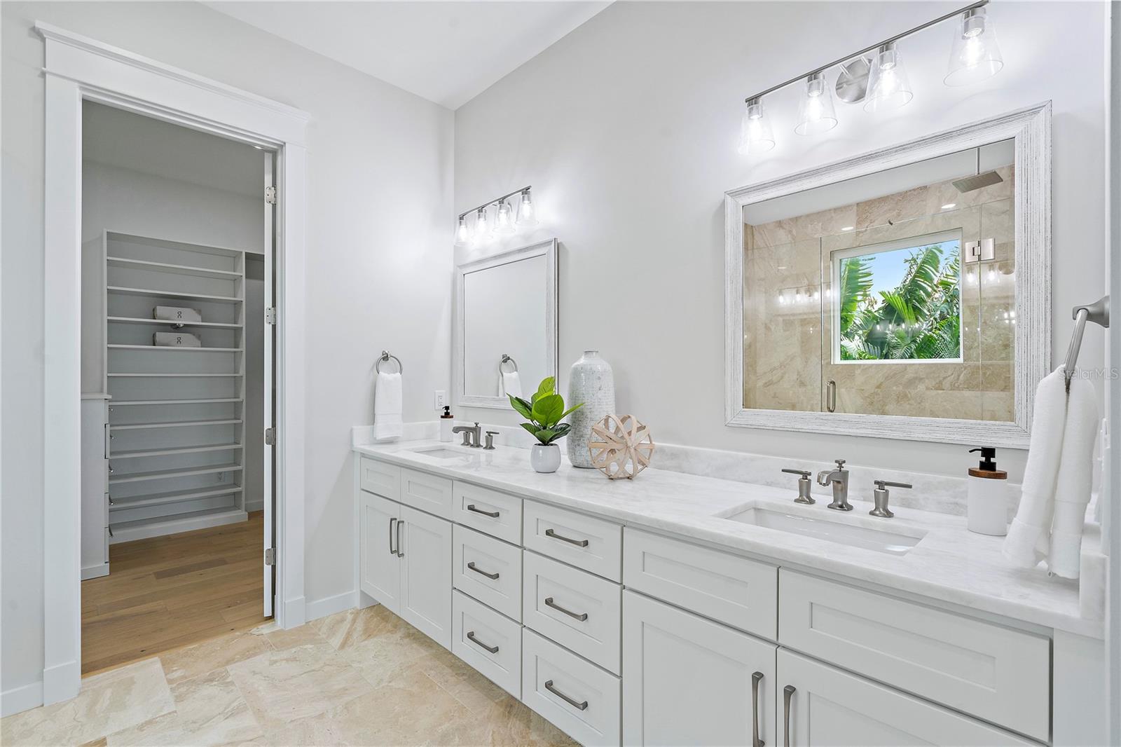 LONE PALM BEACH 2ND ADD - Residential