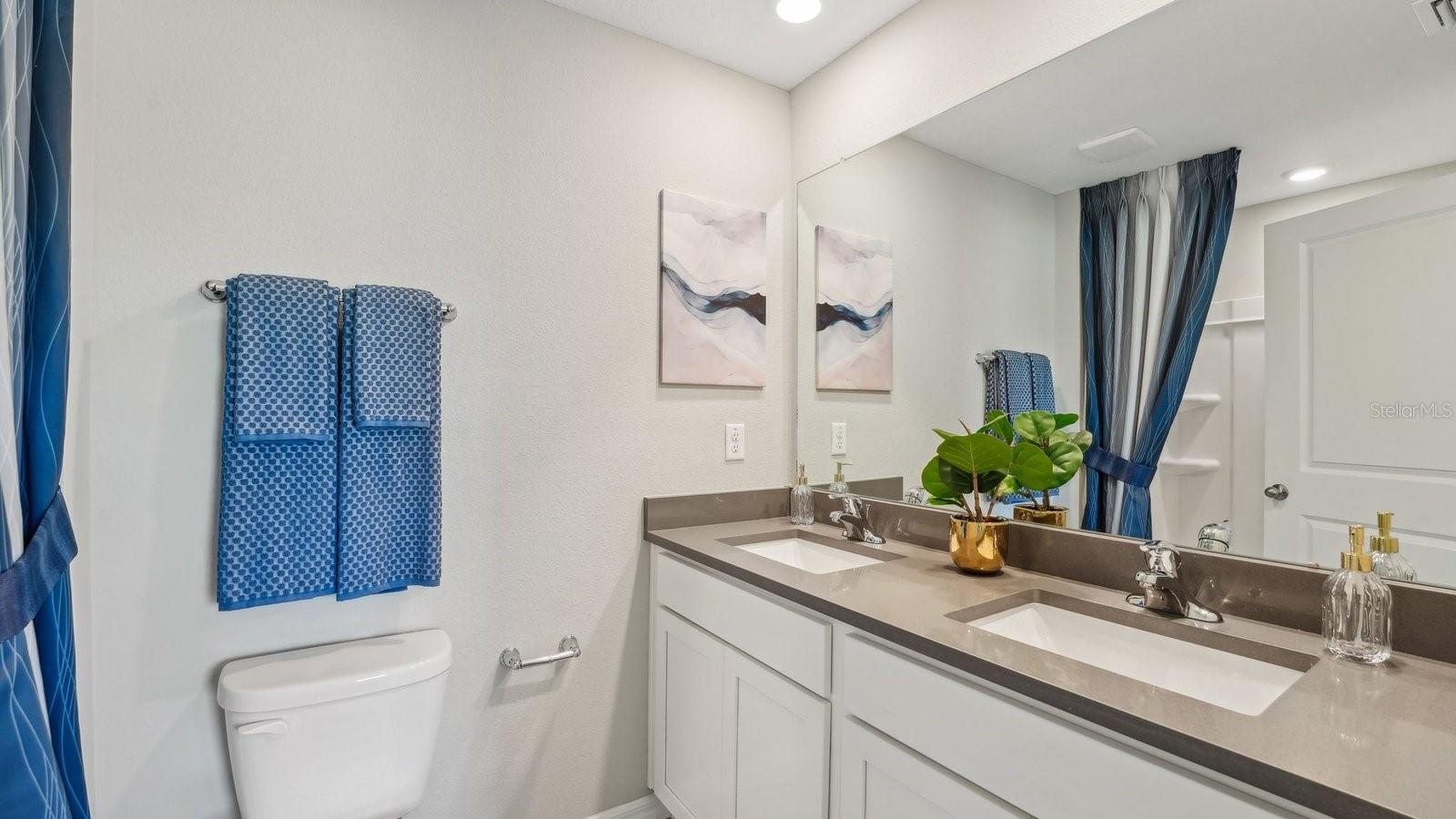 OAKFIELD LAKES - Residential