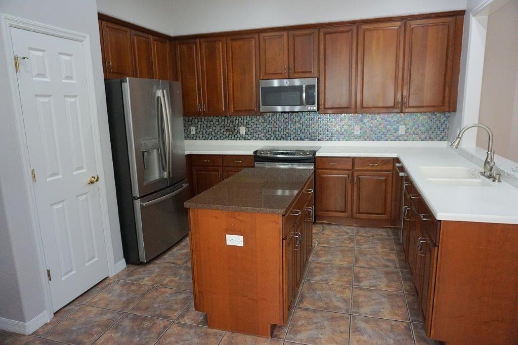 8406 FRESCADA COURT