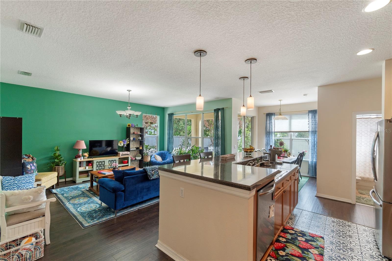 LAKES WINDERMERE PH 01 49 108 - Residential