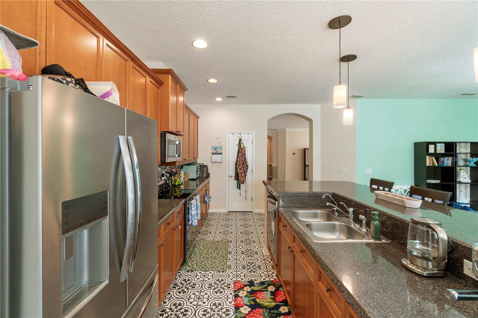 LAKES WINDERMERE PH 01 49 108 - Residential