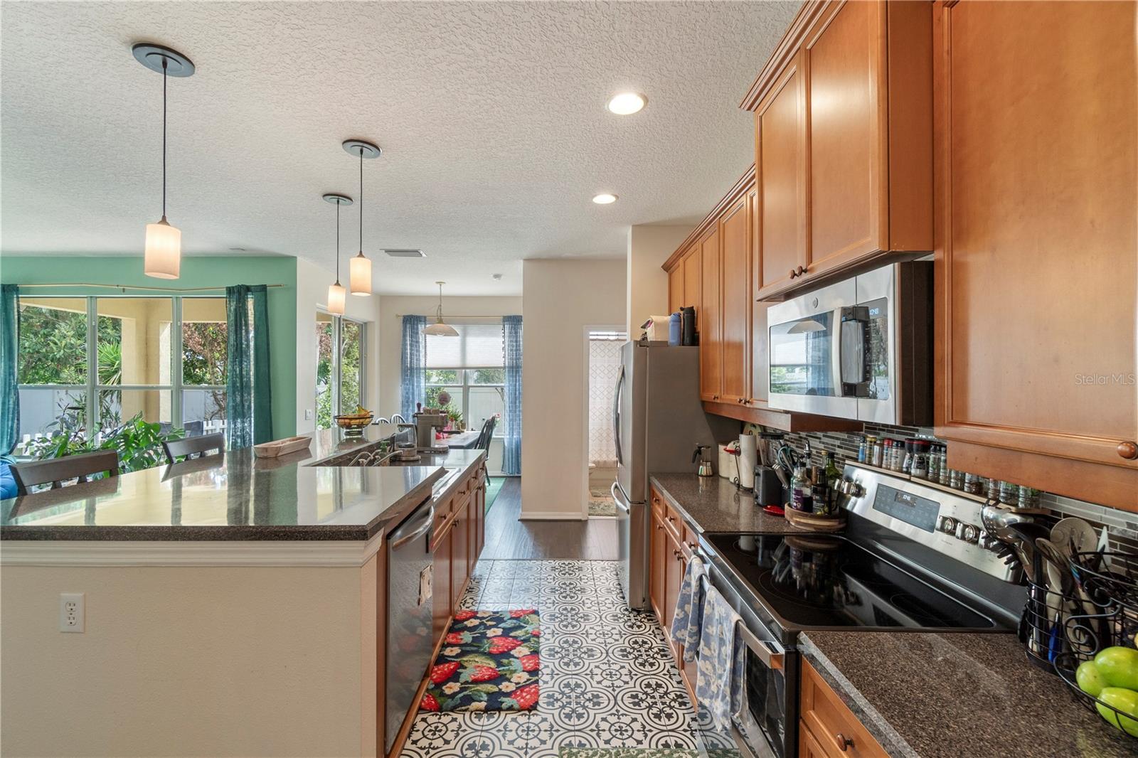 LAKES WINDERMERE PH 01 49 108 - Residential