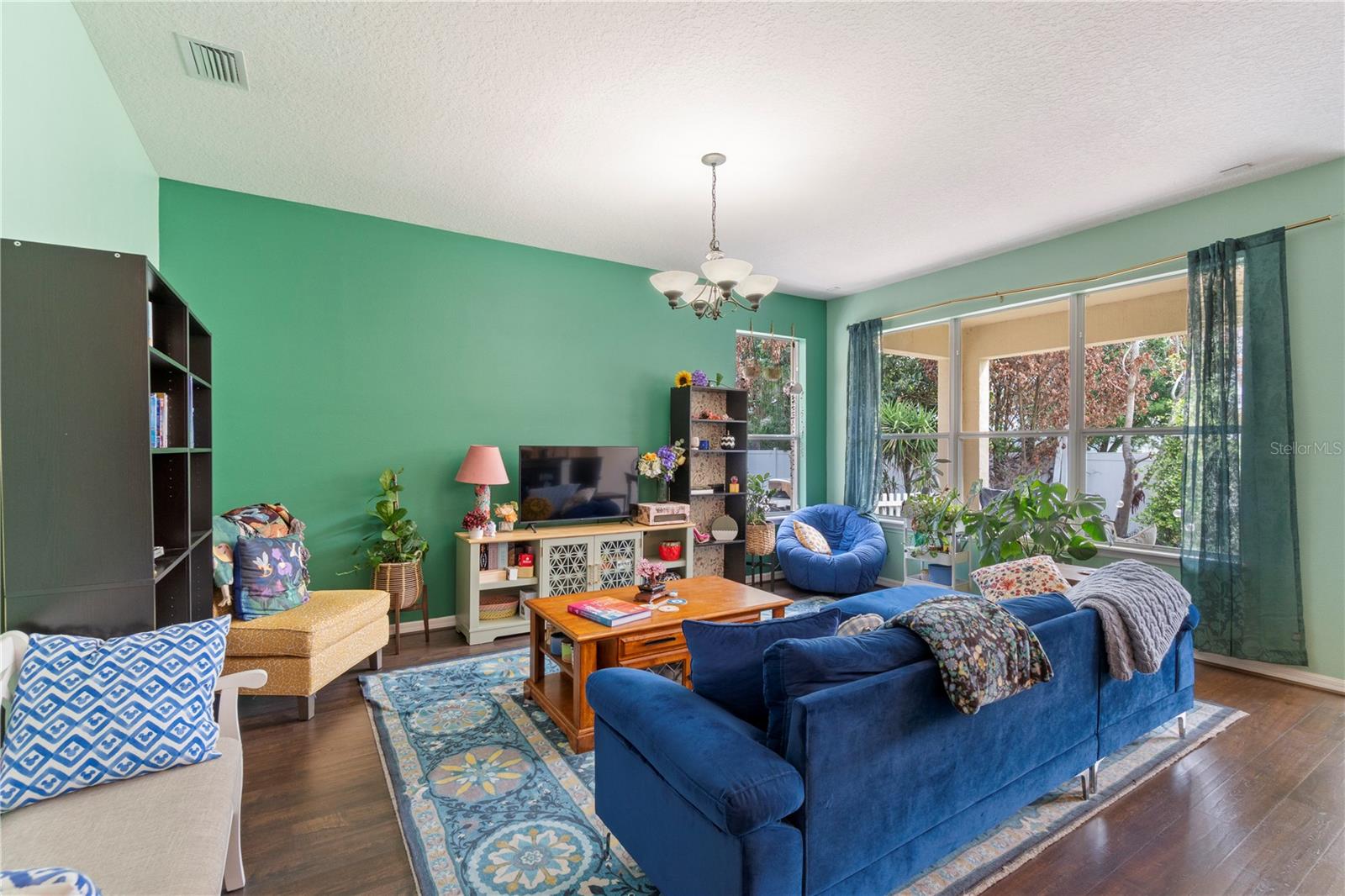 LAKES WINDERMERE PH 01 49 108 - Residential