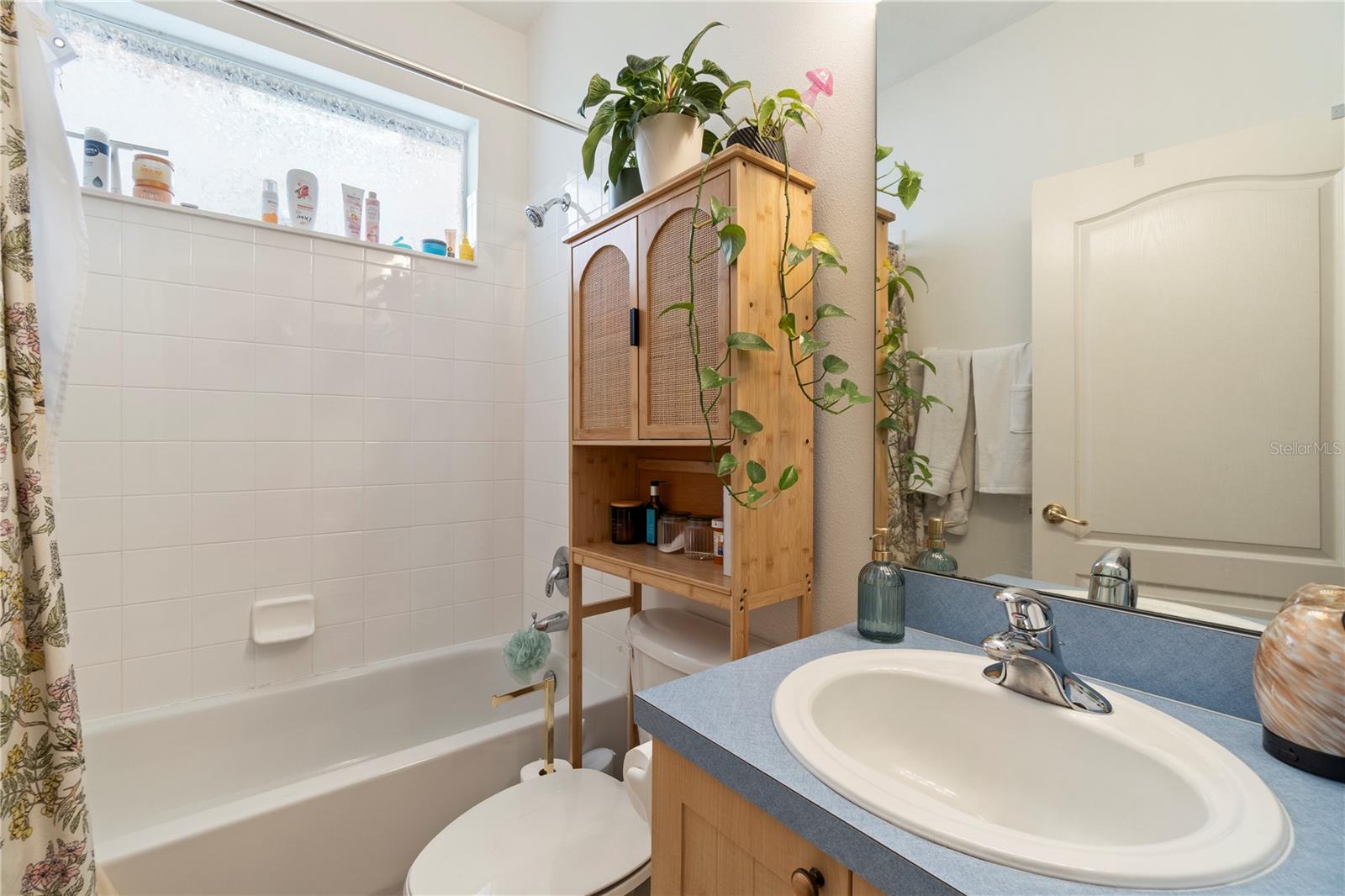 LAKES WINDERMERE PH 01 49 108 - Residential