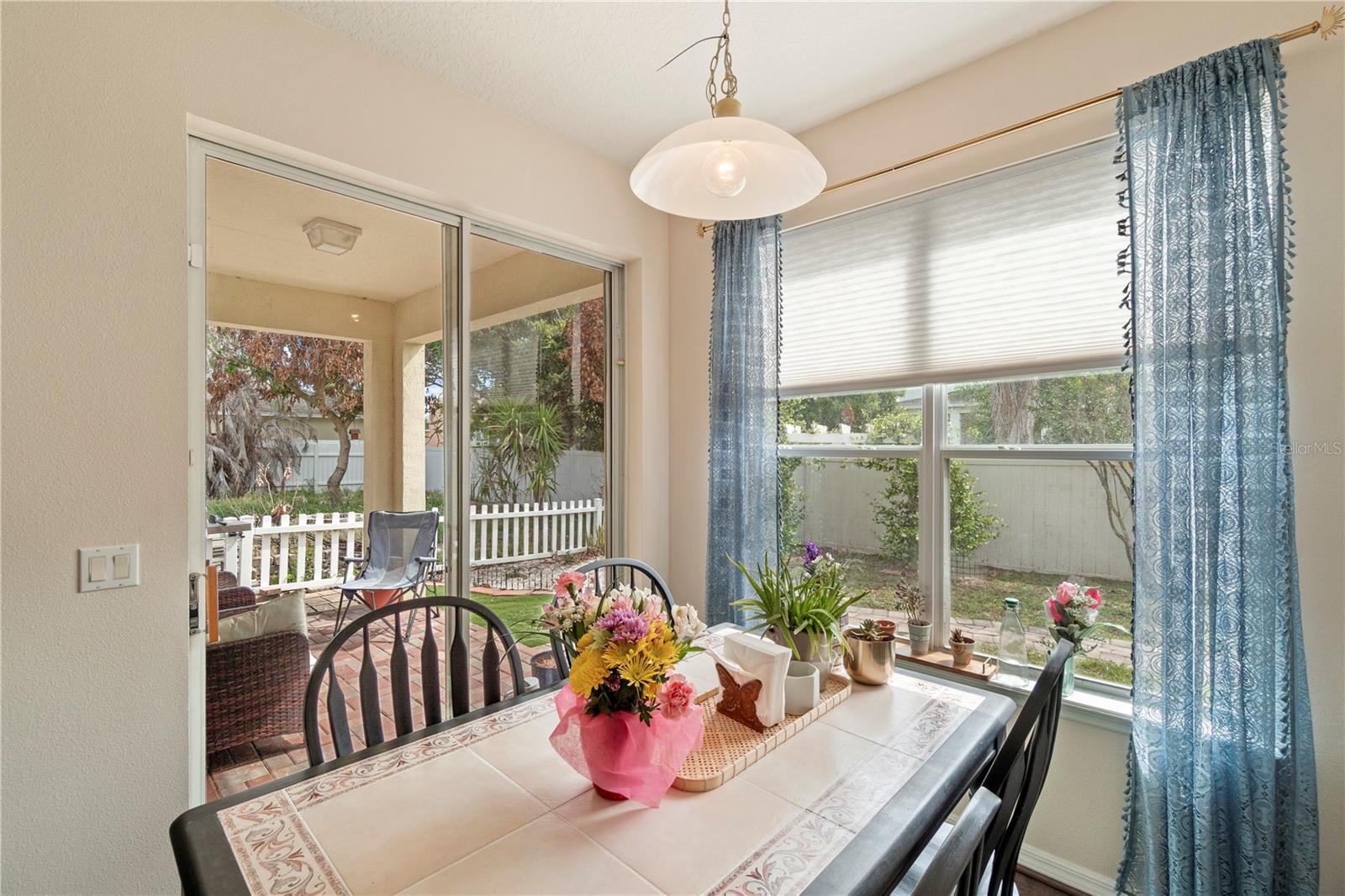 LAKES WINDERMERE PH 01 49 108 - Residential