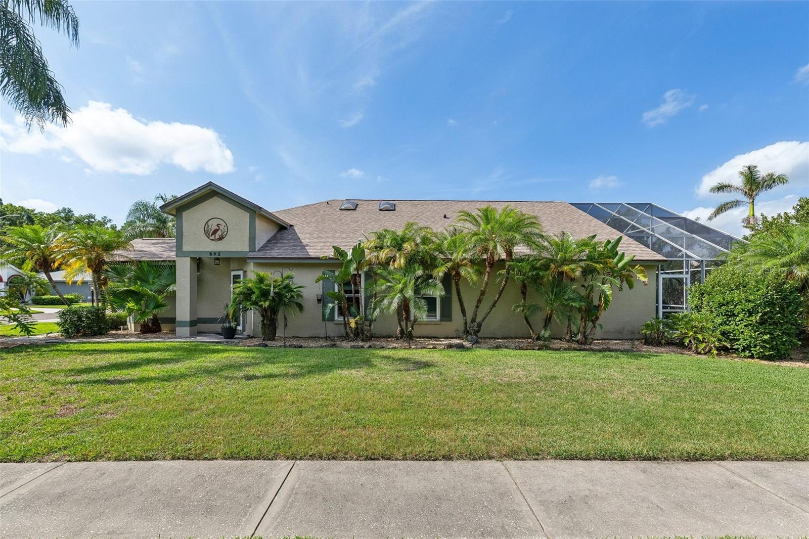 892 CRESTRIDGE CIRCLE
