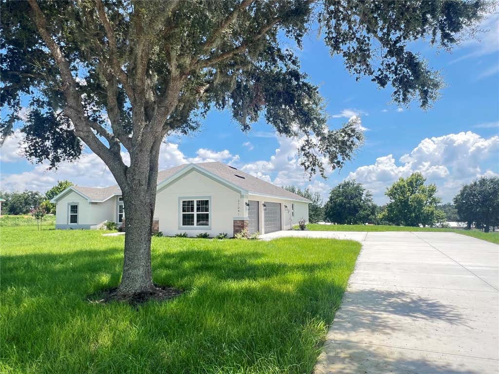 Photo of 37041 Hidden View Cir, Dade City, FL 33523 (MLS # TB8456391)