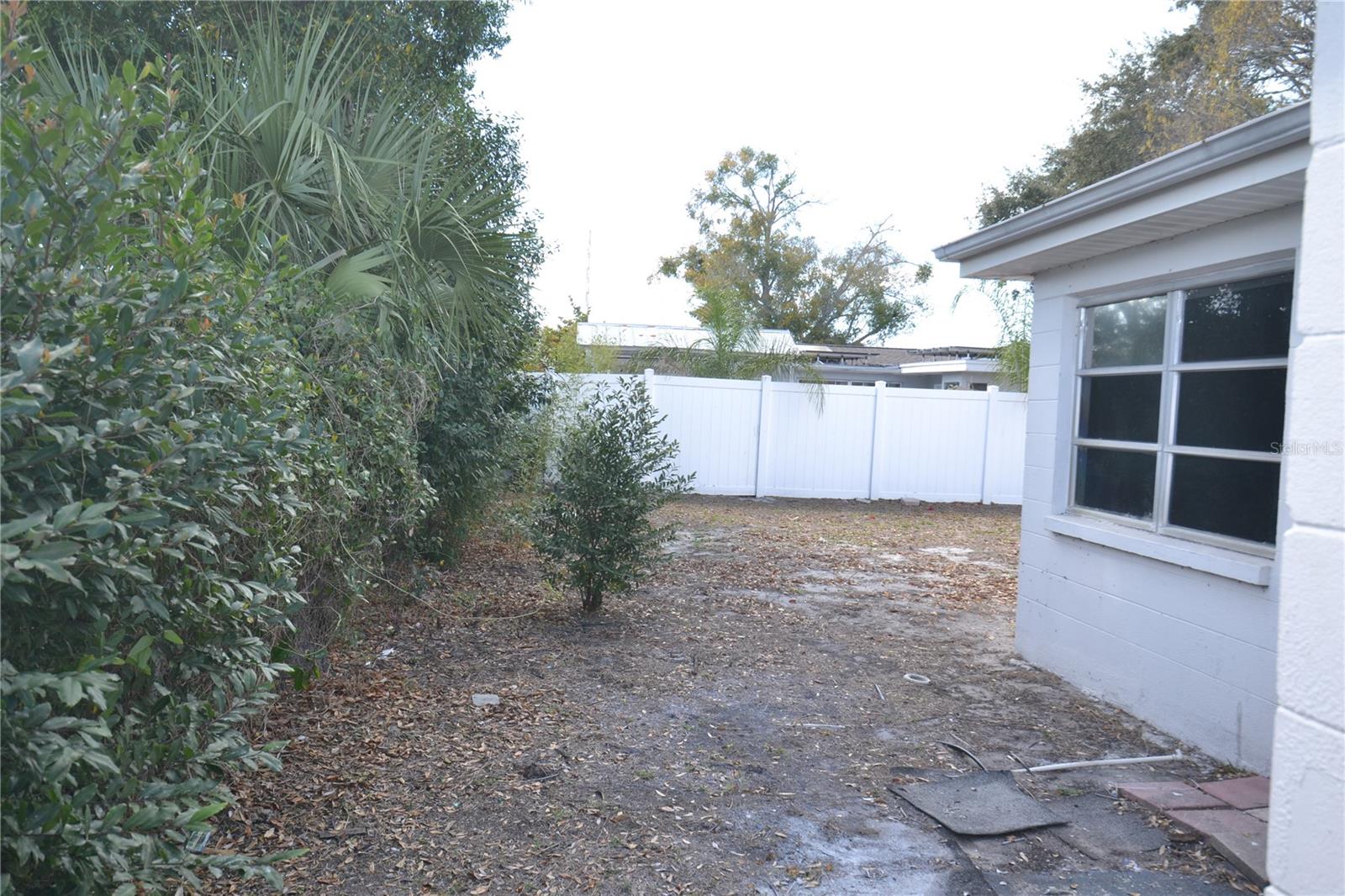 HOLIDAY LAKE ESTATES - Residential Lease