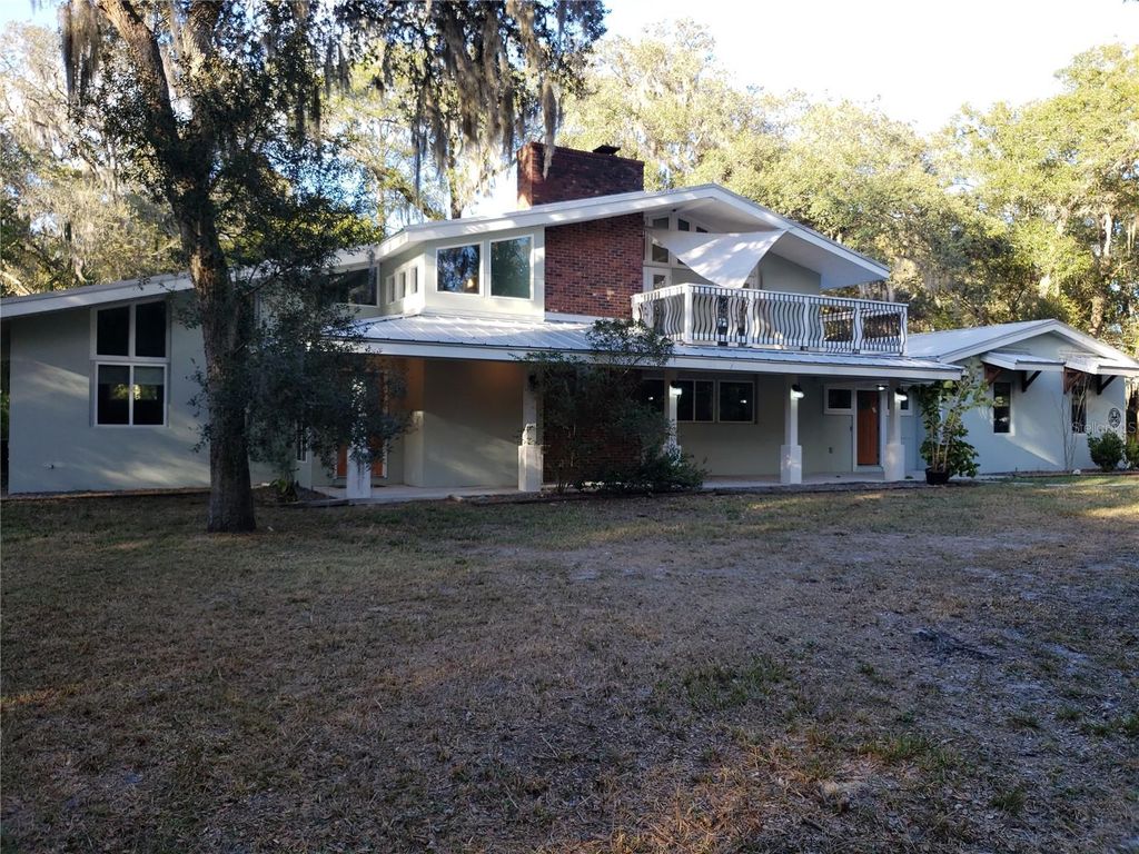 Photo of 851 E Minnesota Avenue, Deland, FL 32724 (MLS # O6376982)