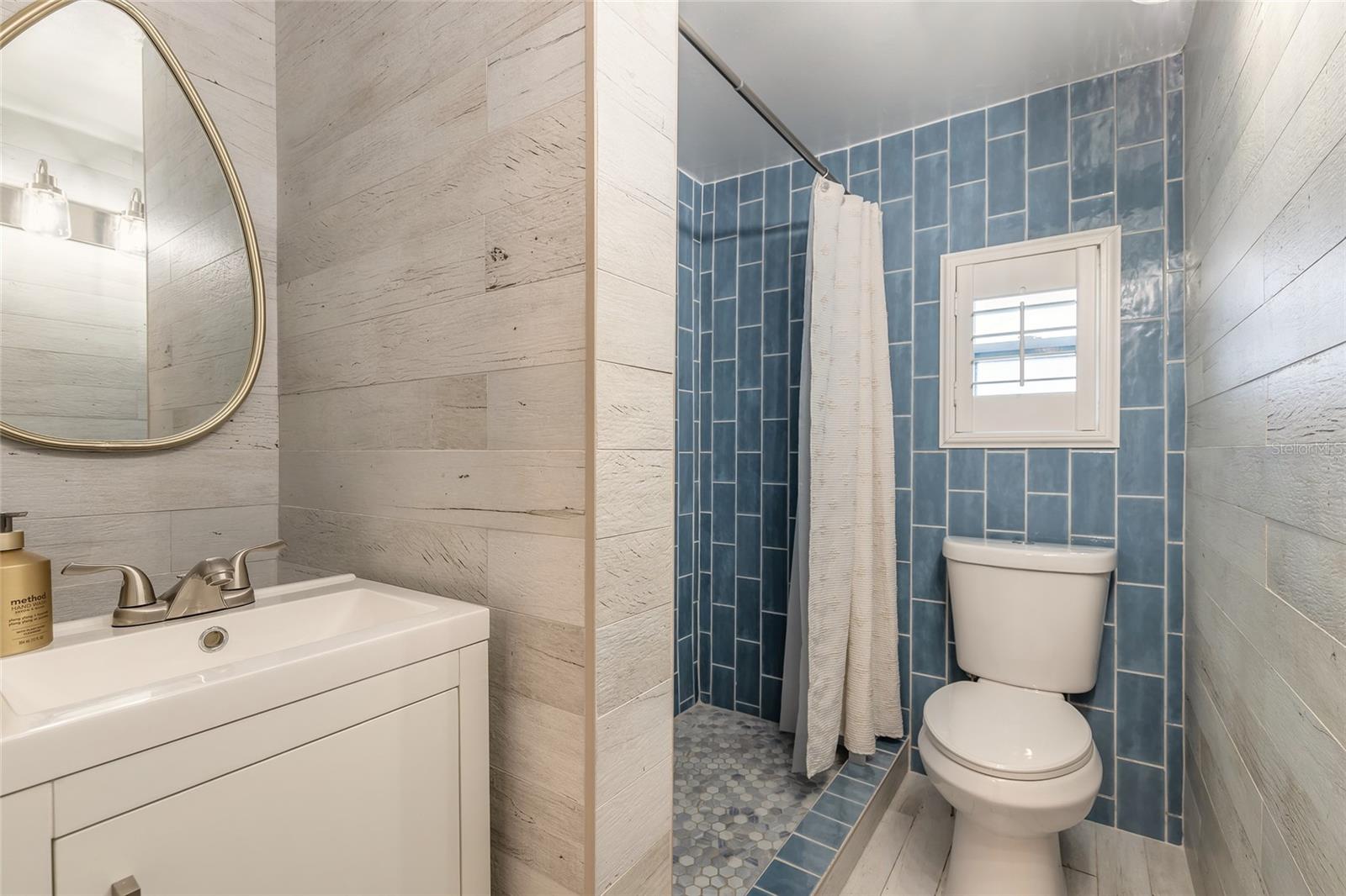 MC ELROYS BELLEVIEW - Residential