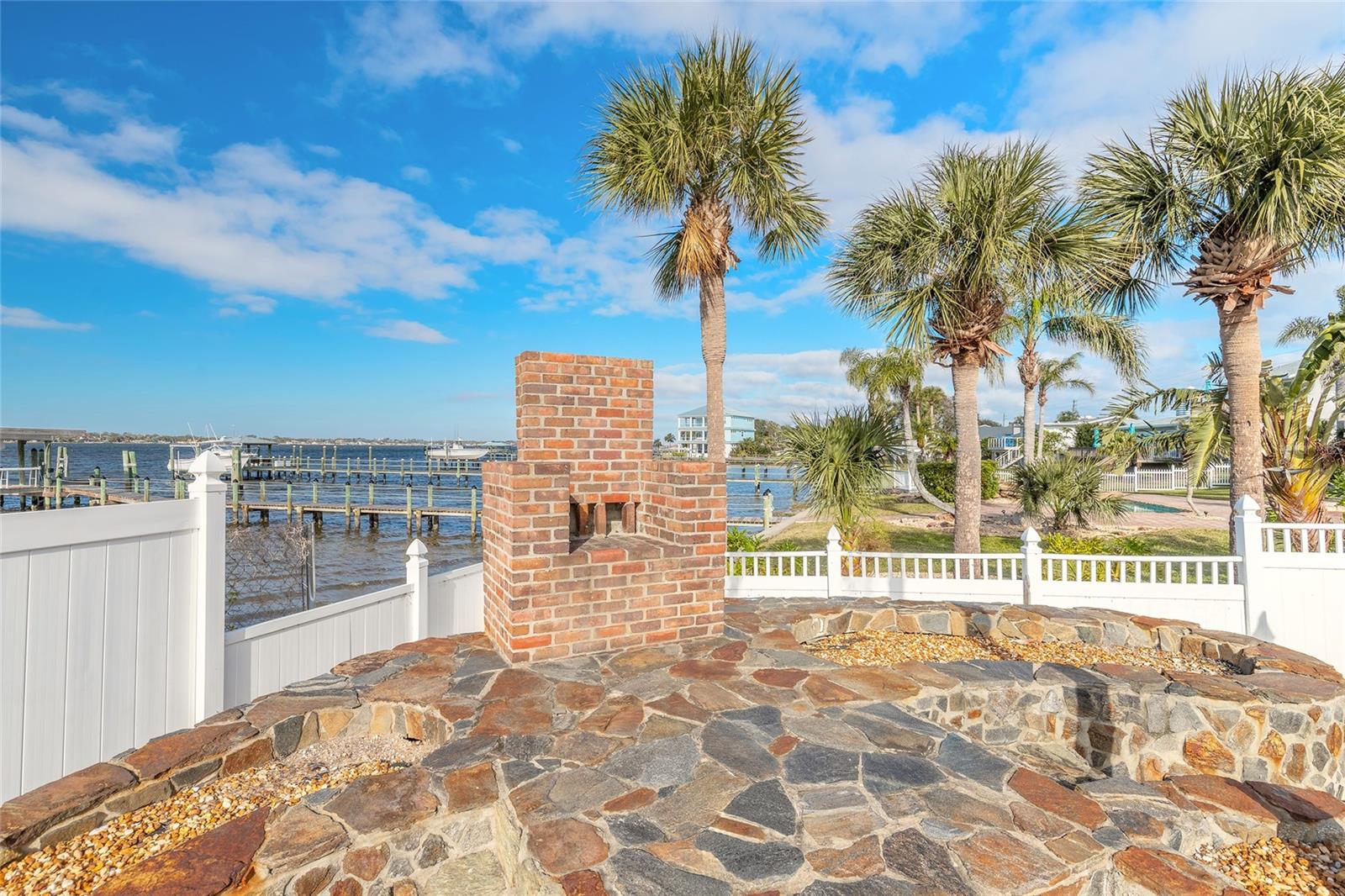 MC ELROYS BELLEVIEW - Residential