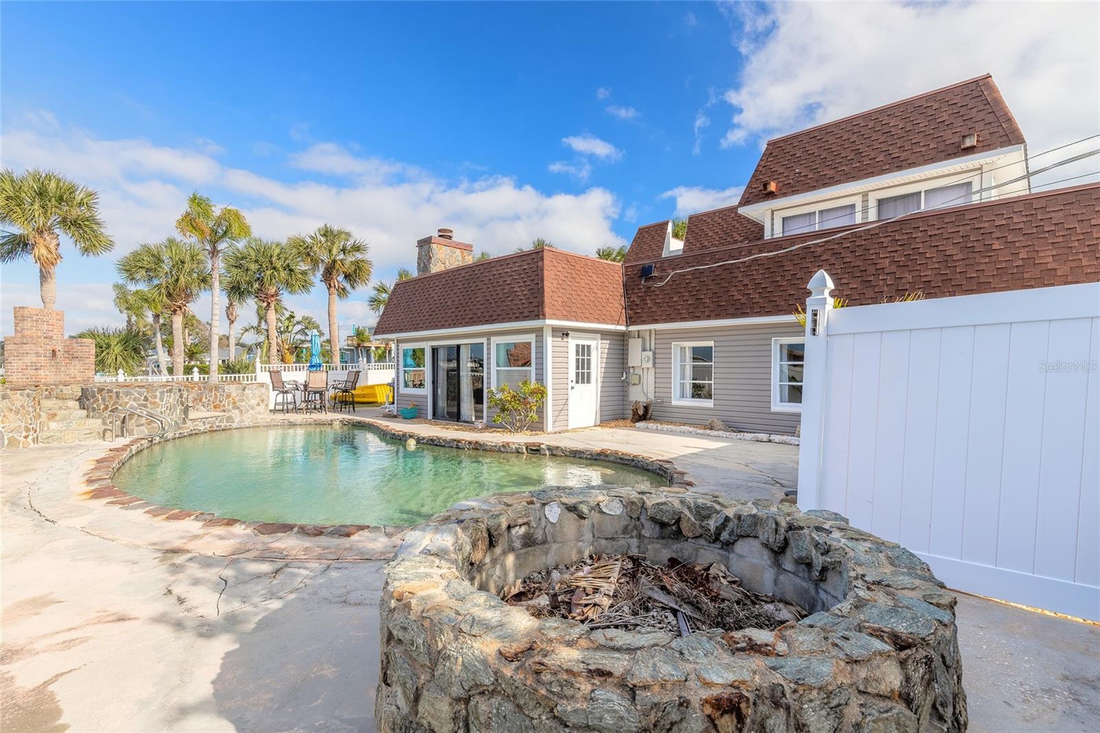 MC ELROYS BELLEVIEW - Residential