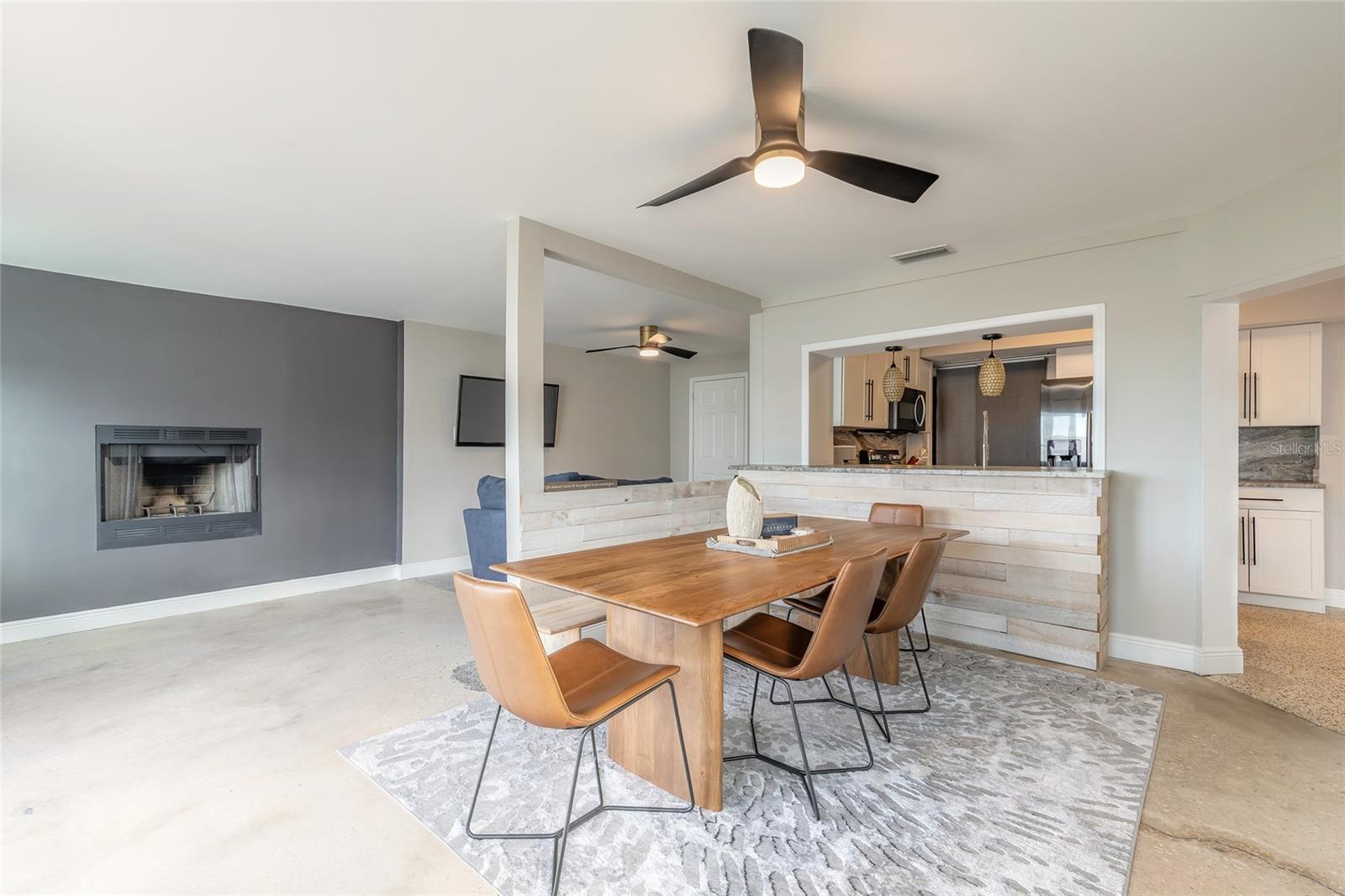 MC ELROYS BELLEVIEW - Residential