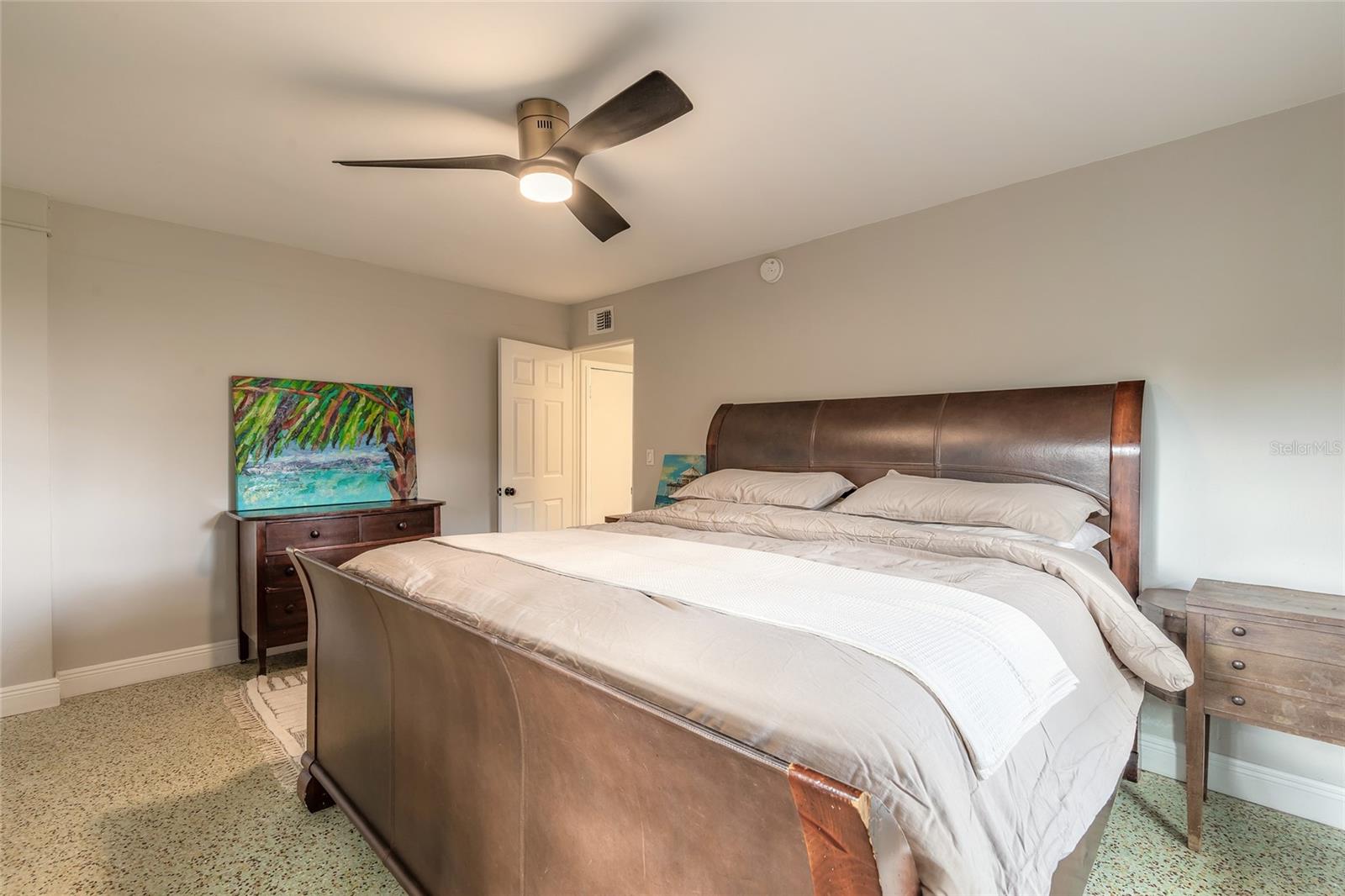 MC ELROYS BELLEVIEW - Residential