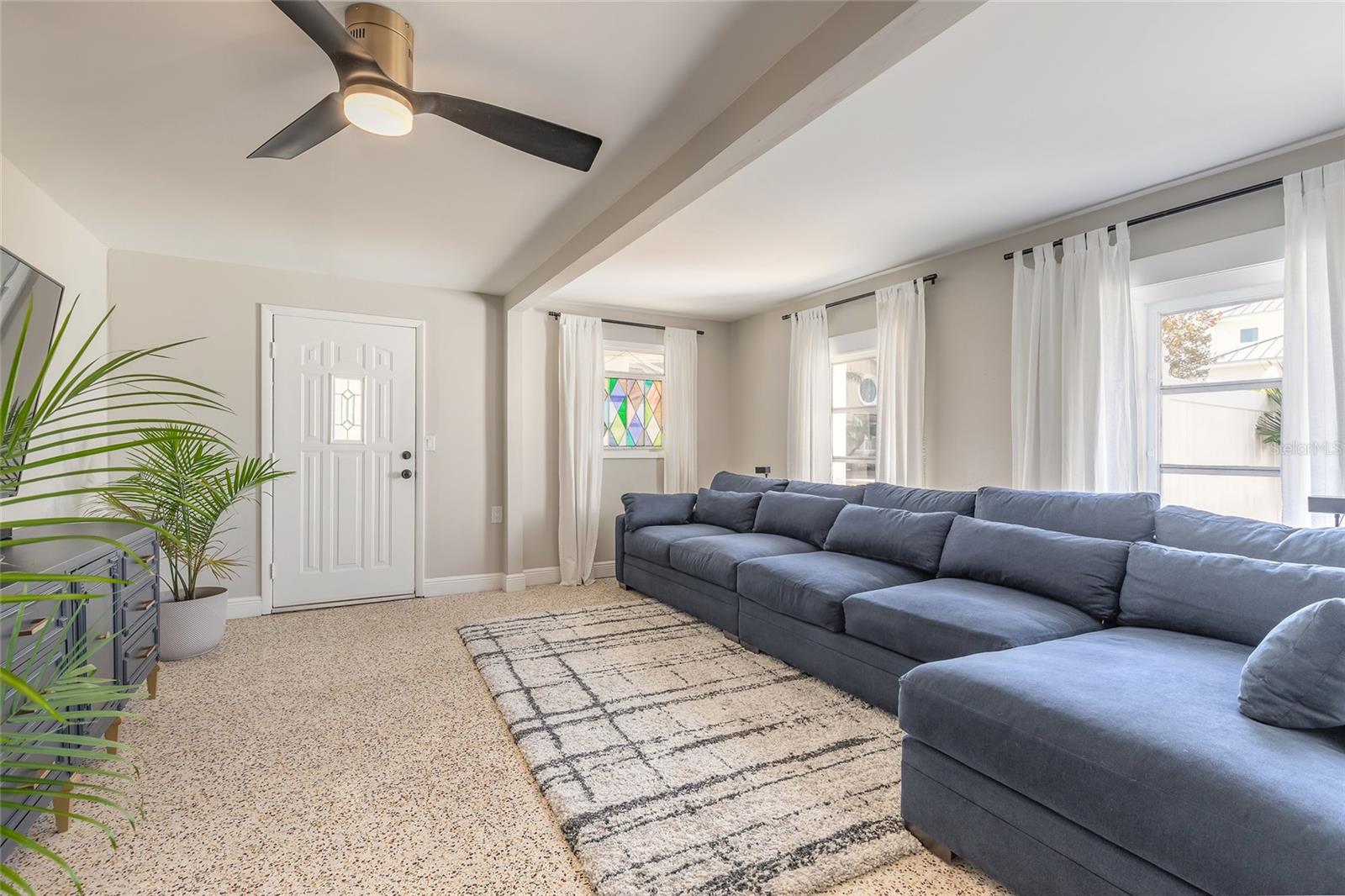 MC ELROYS BELLEVIEW - Residential