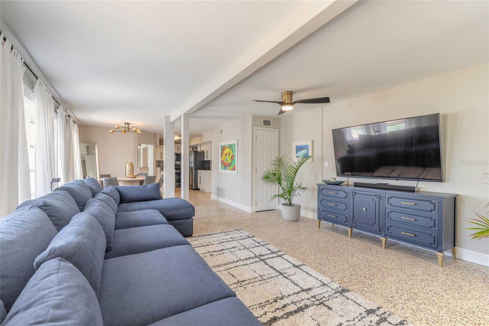 MC ELROYS BELLEVIEW - Residential