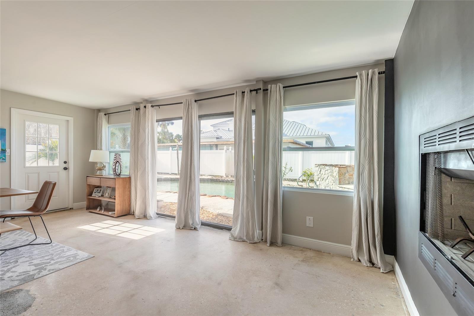 MC ELROYS BELLEVIEW - Residential