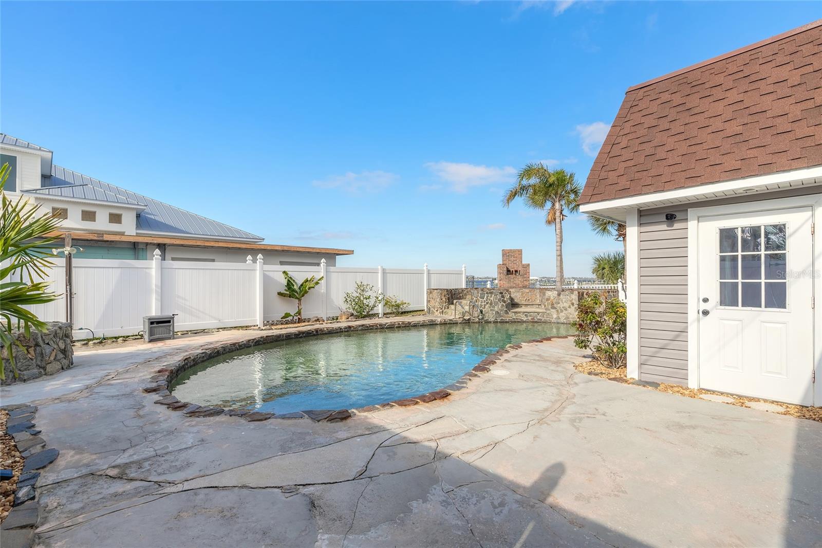 MC ELROYS BELLEVIEW - Residential