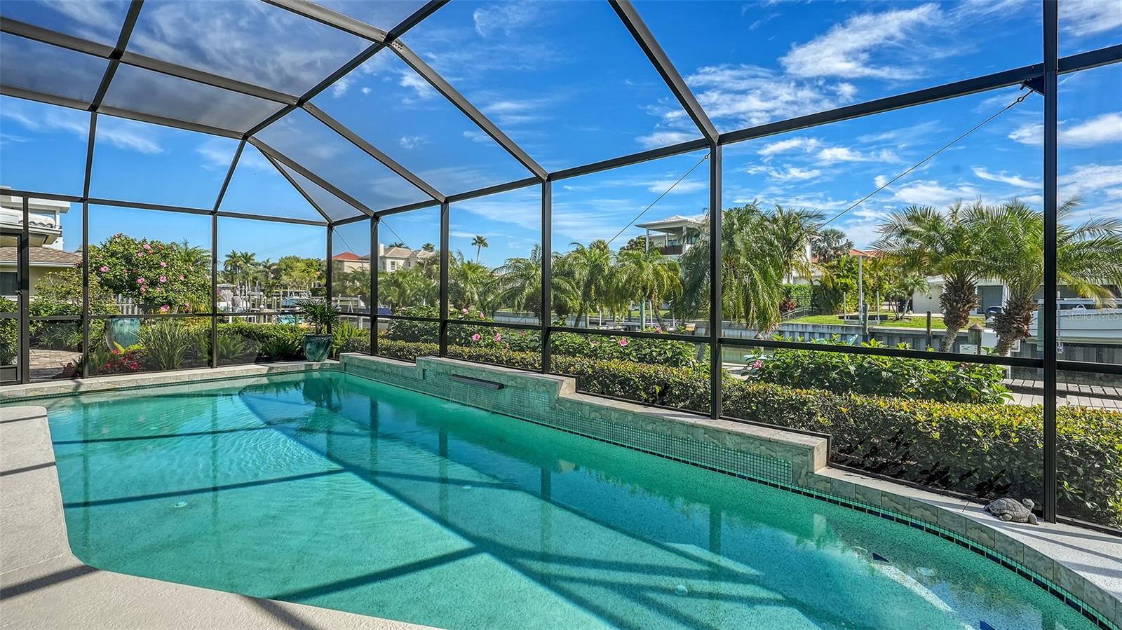 COUNTRY CLUB SHORES - Residential