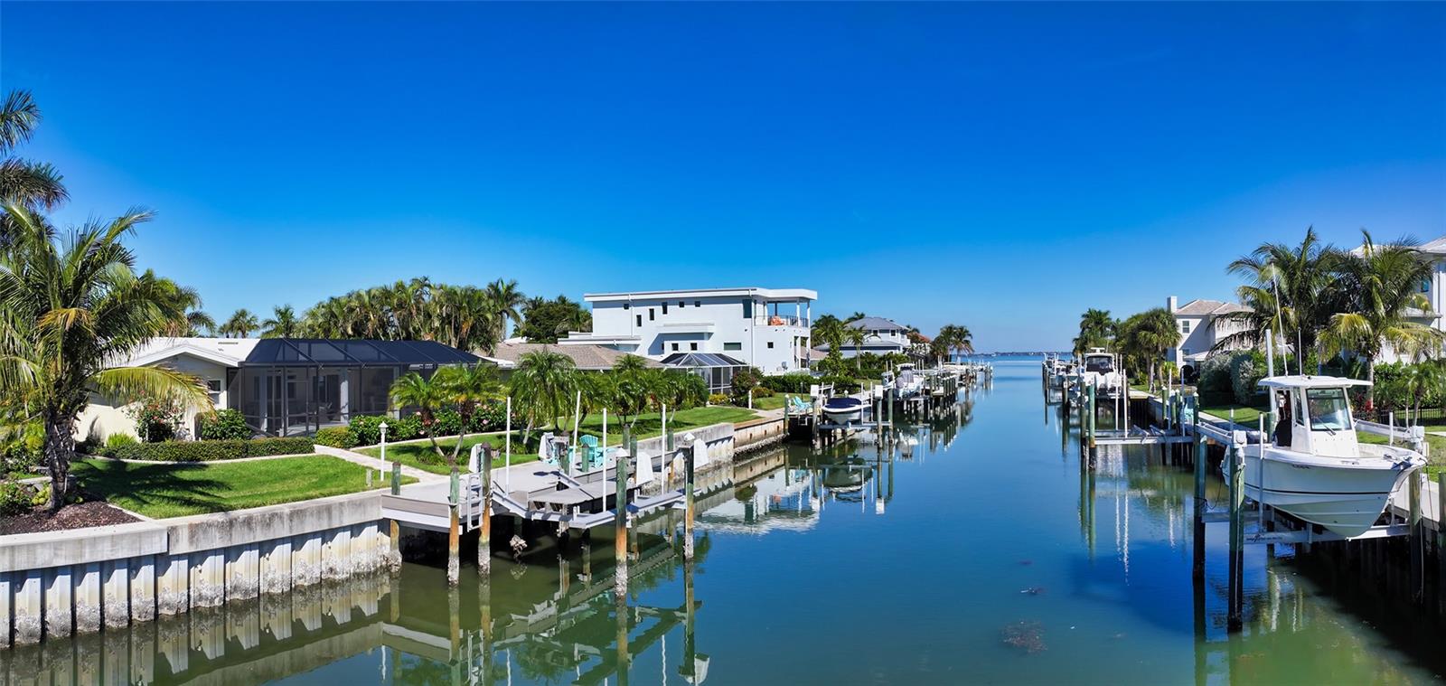 COUNTRY CLUB SHORES - Residential