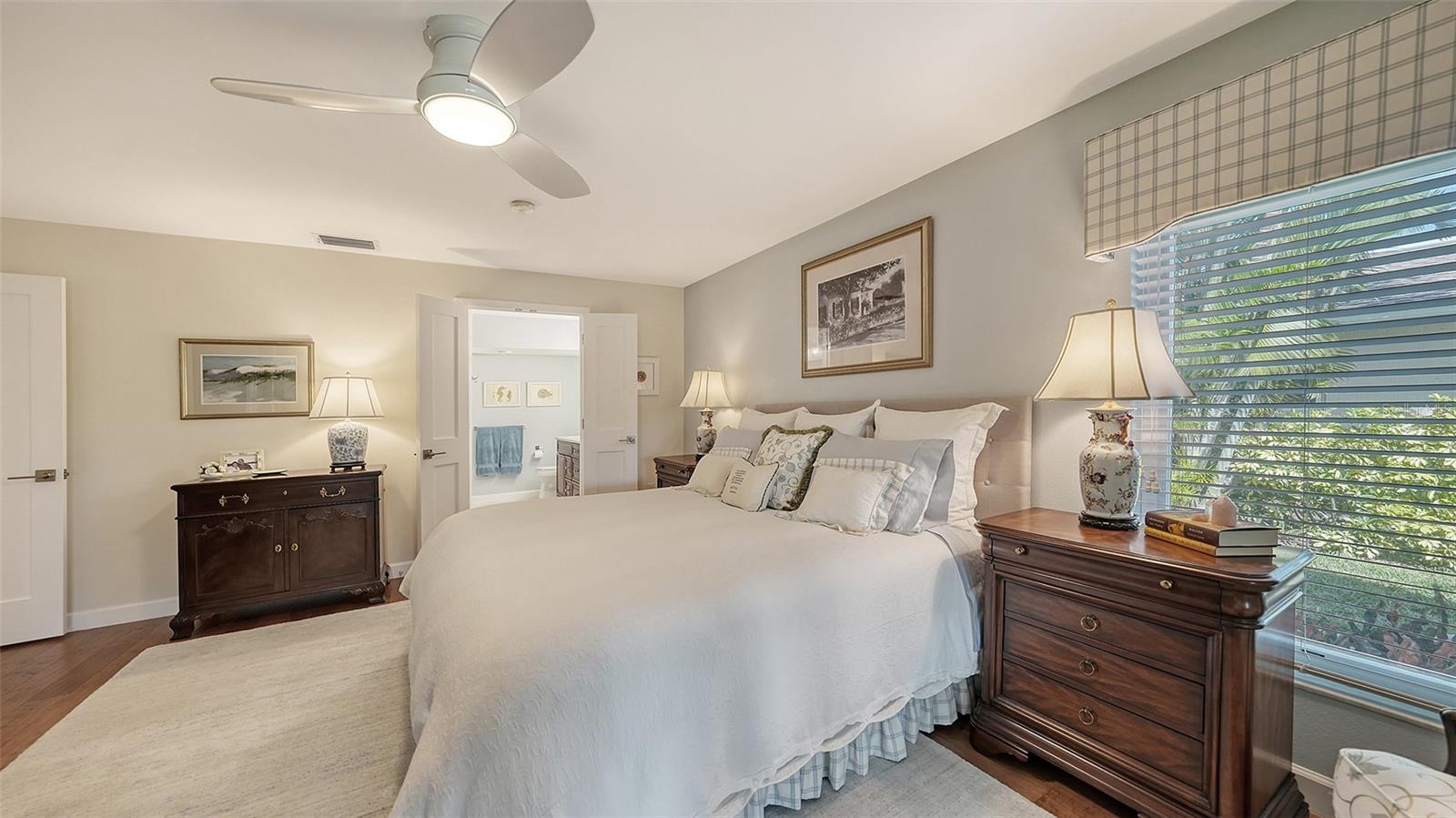 COUNTRY CLUB SHORES - Residential