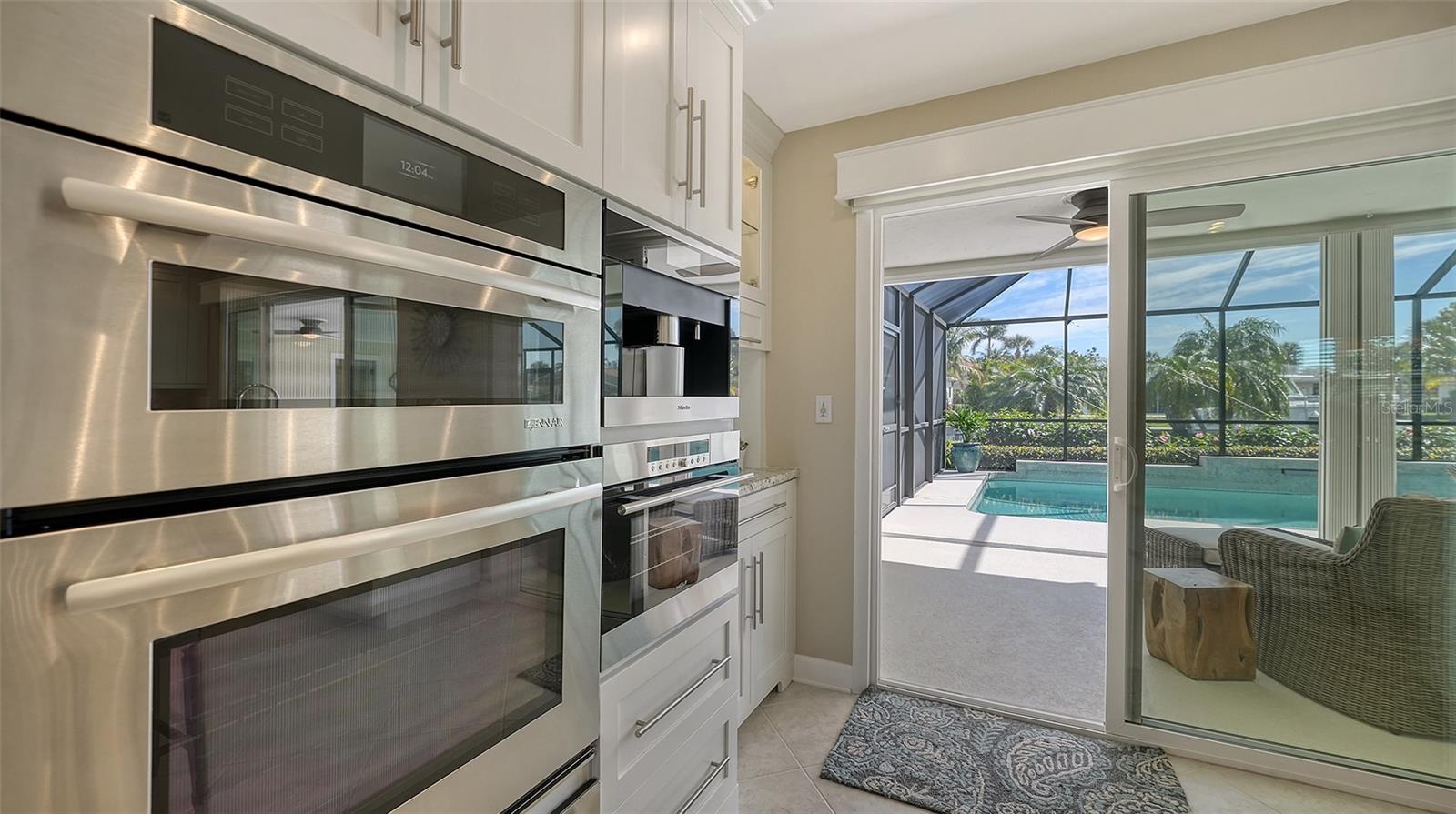 COUNTRY CLUB SHORES - Residential