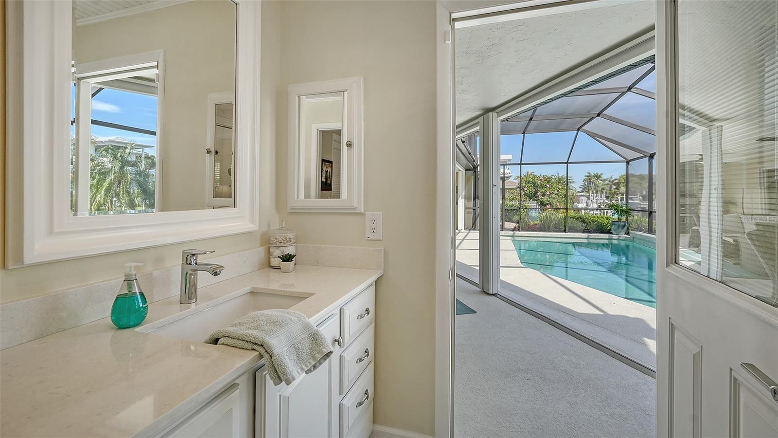 COUNTRY CLUB SHORES - Residential